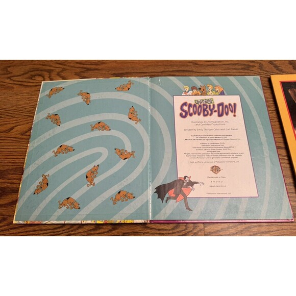 Lot of 2 Look & Find‎ Books: Scooby Doo 1999 & Pirates Of The Carribean 2007 - Picture 3 of 4